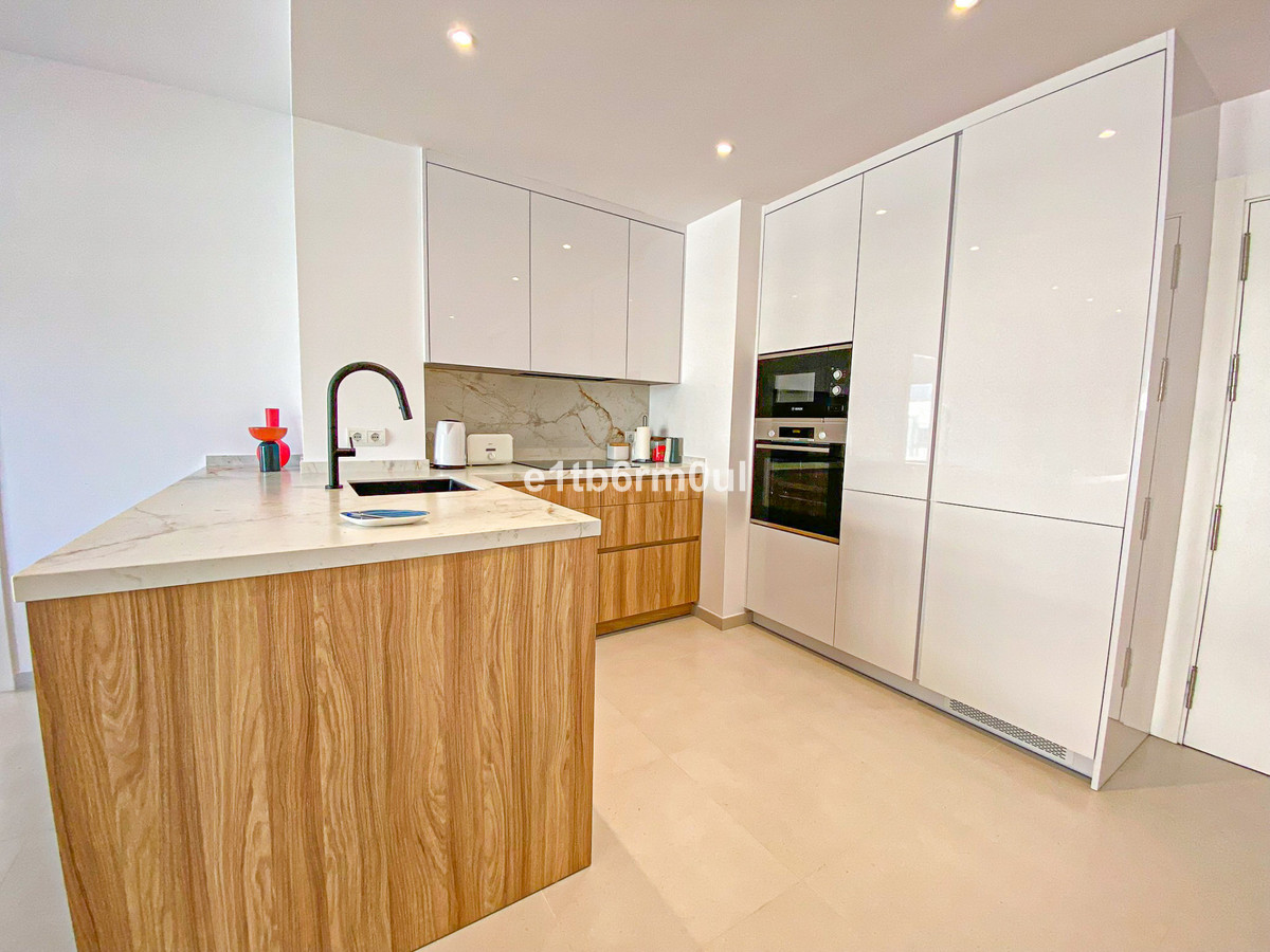 Penthouse for sale in The Golden Mile | 2 bedrooms H5026420