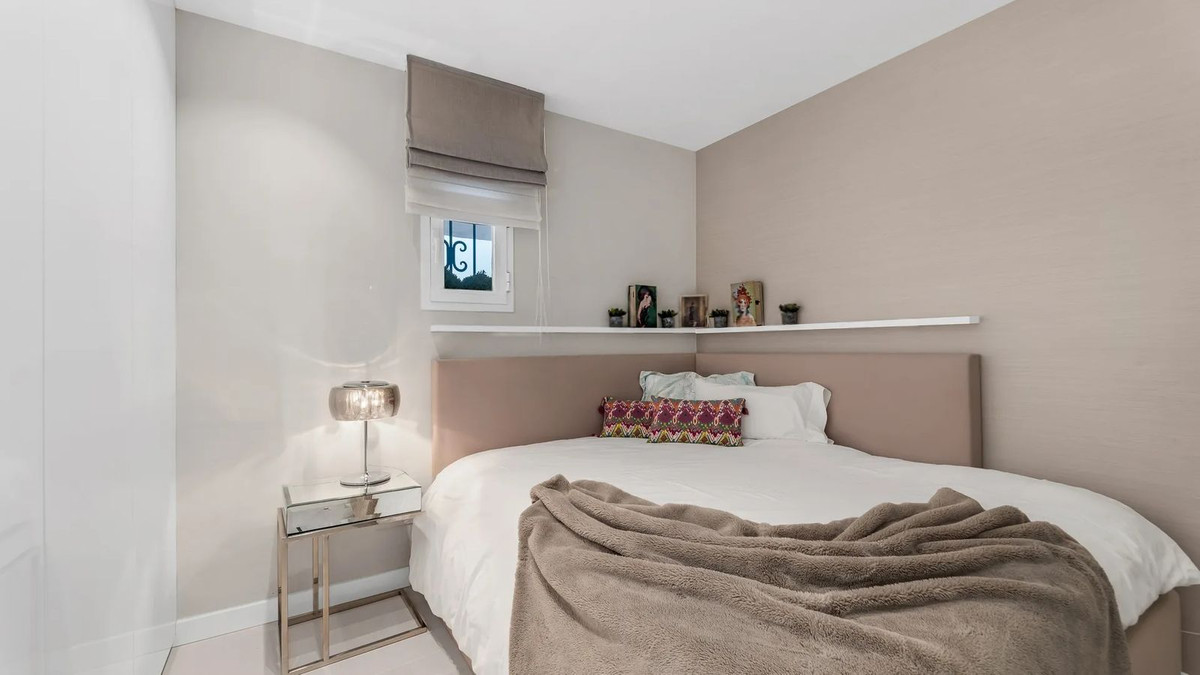 Penthouse in The Golden Mile-15