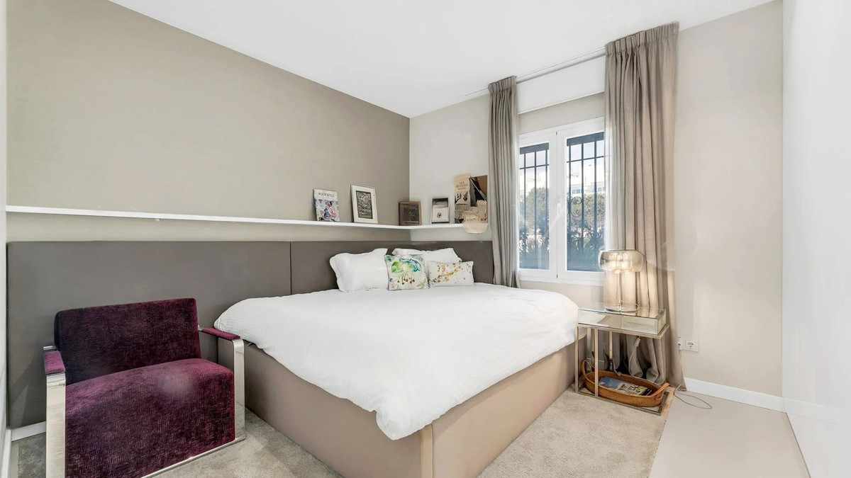 Penthouse in The Golden Mile-16