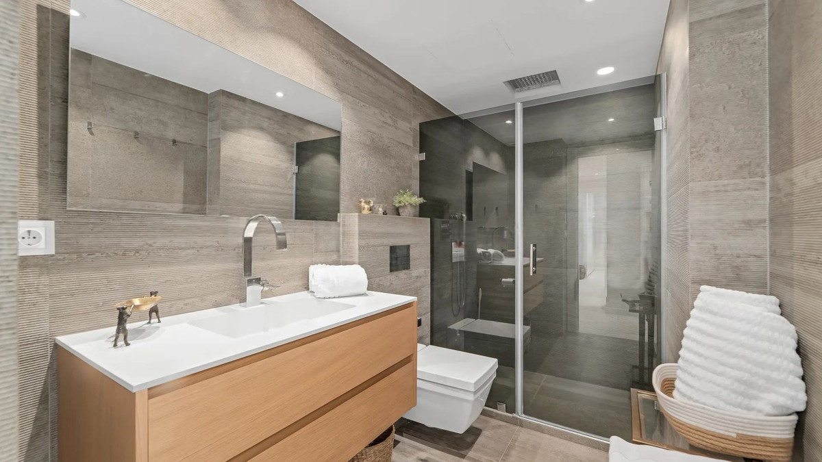 Penthouse in The Golden Mile-18