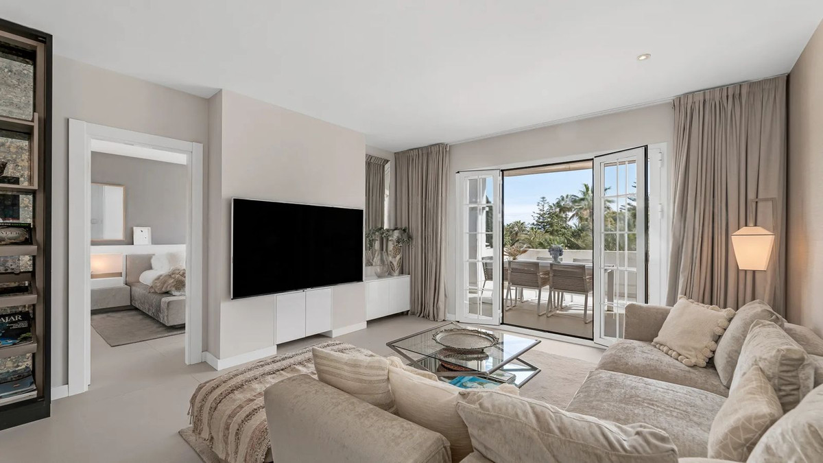 Penthouse in The Golden Mile-5
