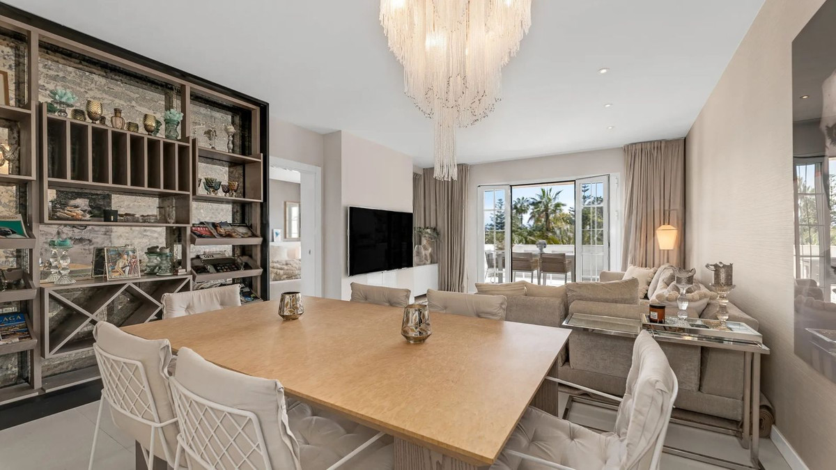 Penthouse in The Golden Mile-7