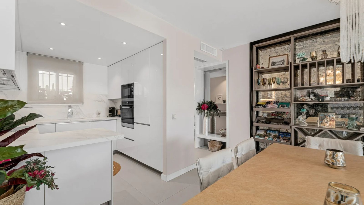 Penthouse in The Golden Mile-9