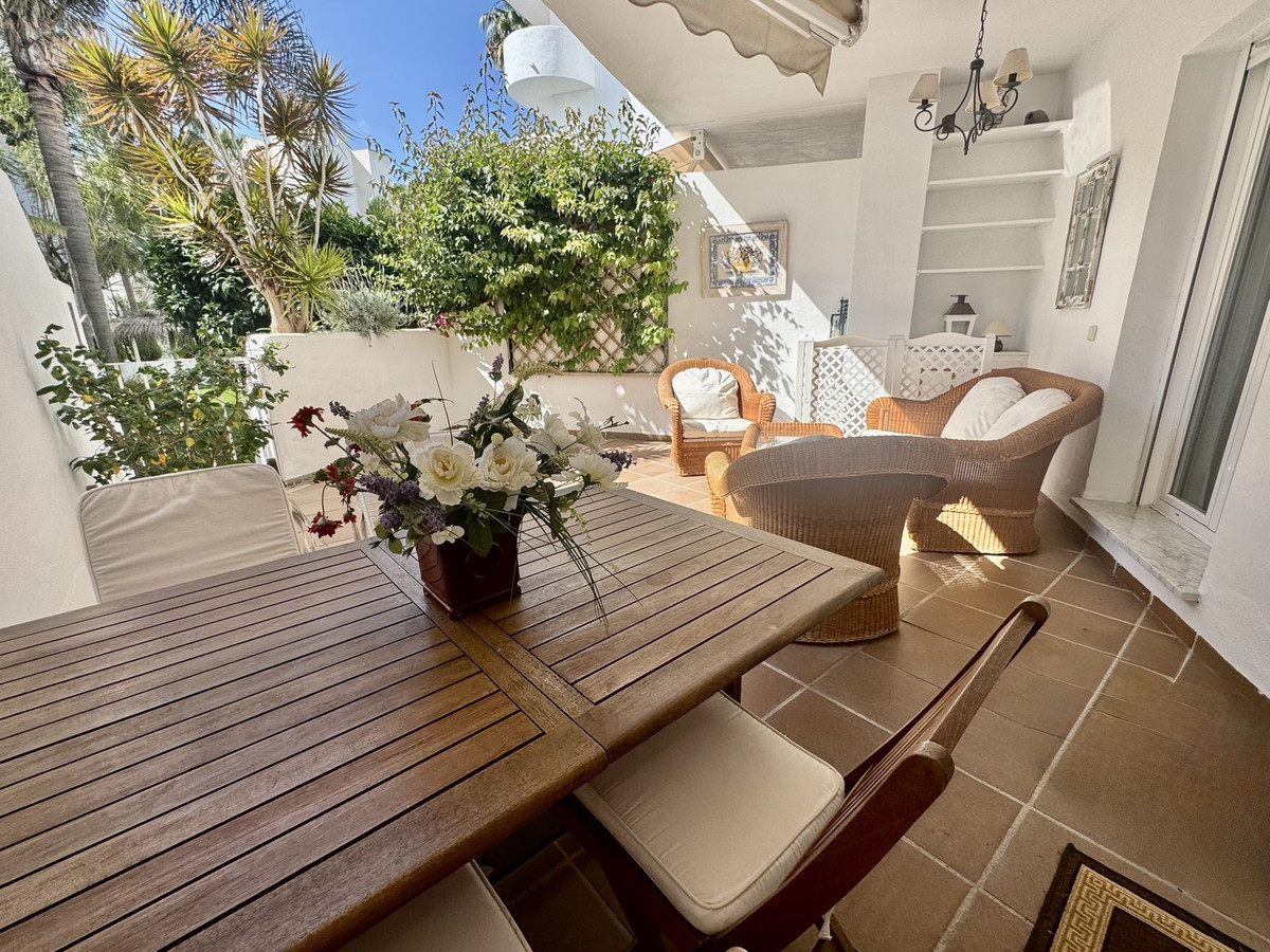 Begane grond appartement in The Golden Mile-1