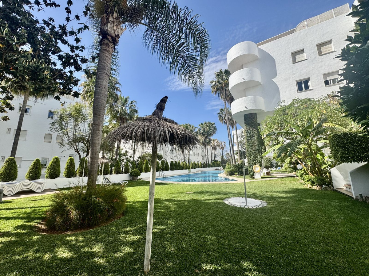 Begane grond appartement in The Golden Mile-3