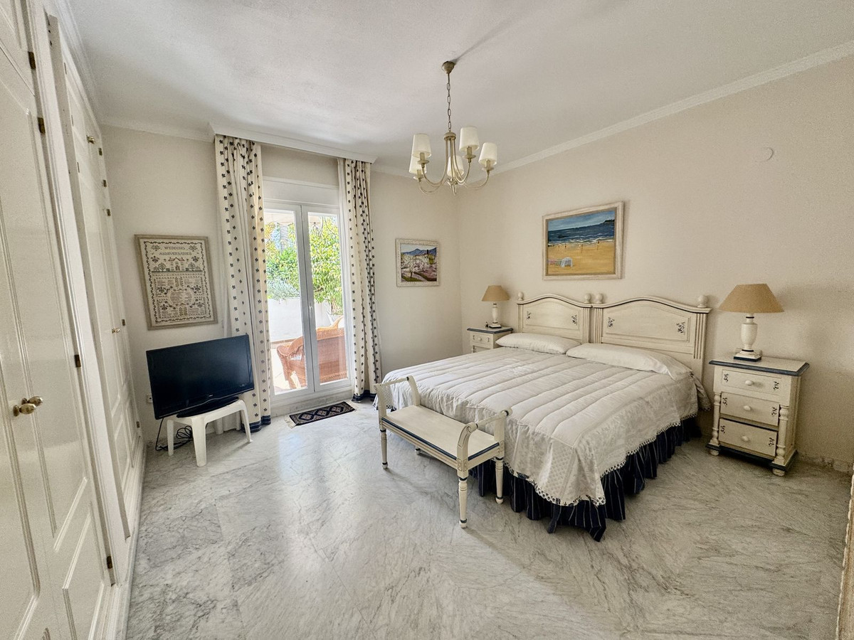 Begane grond appartement in The Golden Mile-6