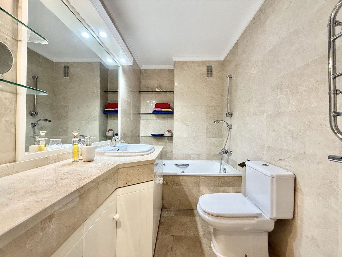 Apartment for sale in The Golden Mile | 3 bedrooms H5051644