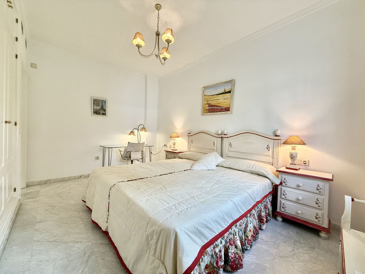 Apartment for sale in The Golden Mile | 3 bedrooms H5051644