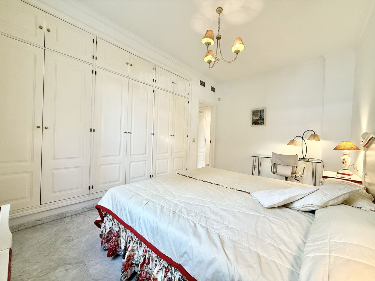 Apartment for sale in The Golden Mile | 3 bedrooms H5051644