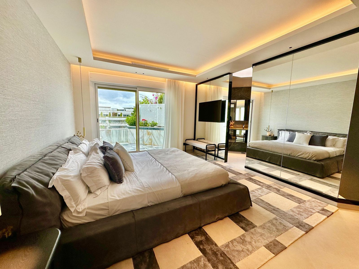 Appartement te koop in The Golden Mile | 3 slaapkamers H5056309