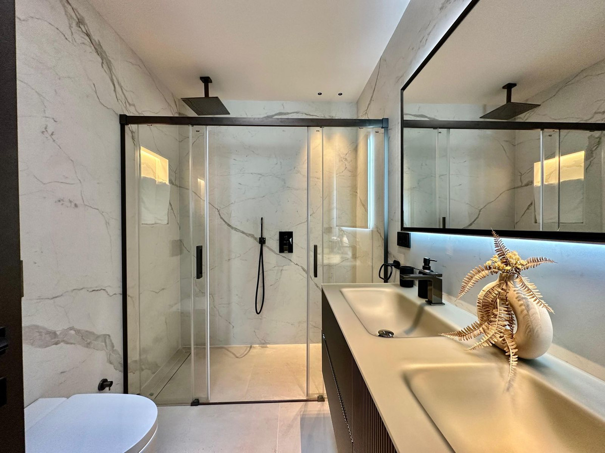Appartement te koop in The Golden Mile | 3 slaapkamers H5056309