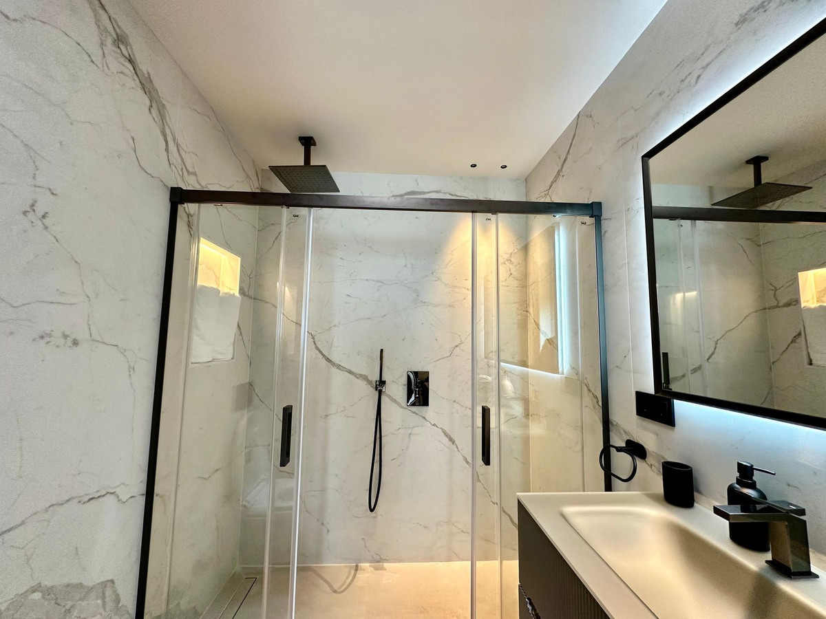 Appartement te koop in The Golden Mile | 3 slaapkamers H5056309