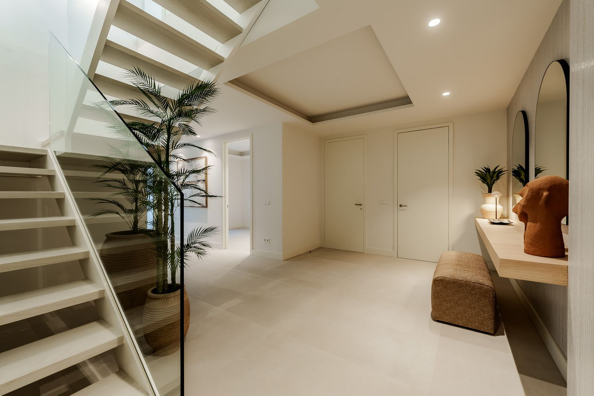 Appartement te koop in The Golden Mile | 4 slaapkamers H5058217