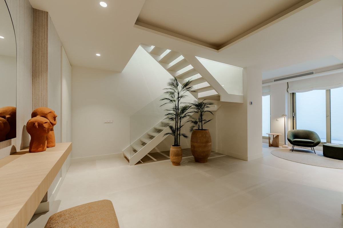Appartement te koop in The Golden Mile | 4 slaapkamers H5058217