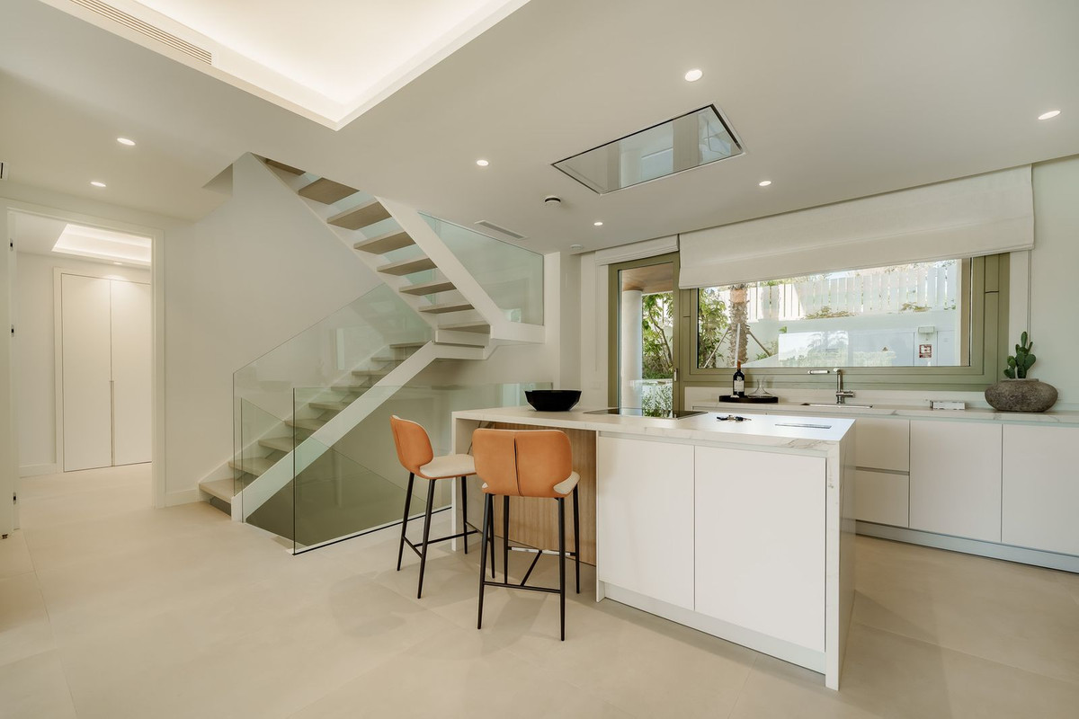 Appartement te koop in The Golden Mile | 4 slaapkamers H5058217