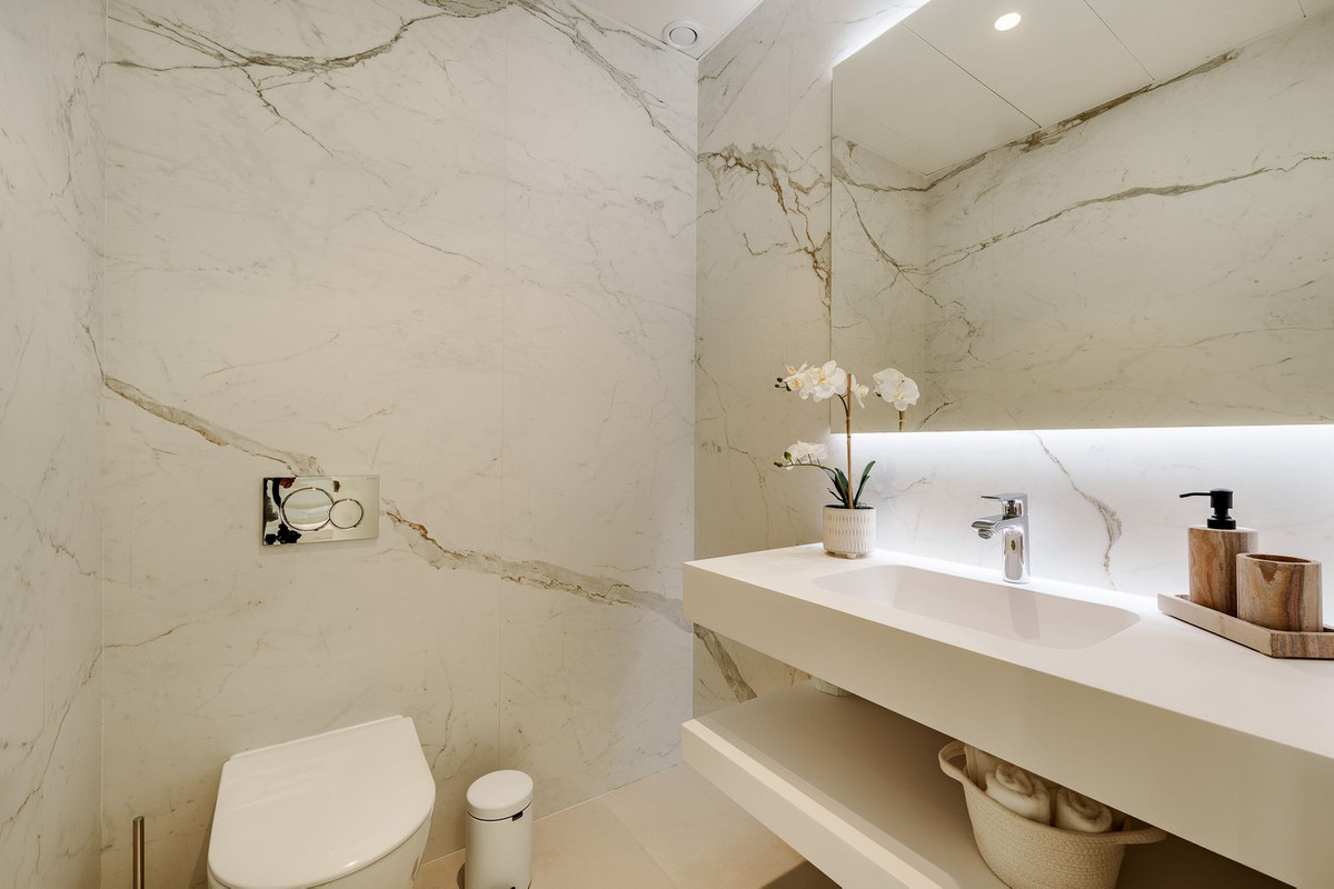 Appartement te koop in The Golden Mile | 4 slaapkamers H5058217