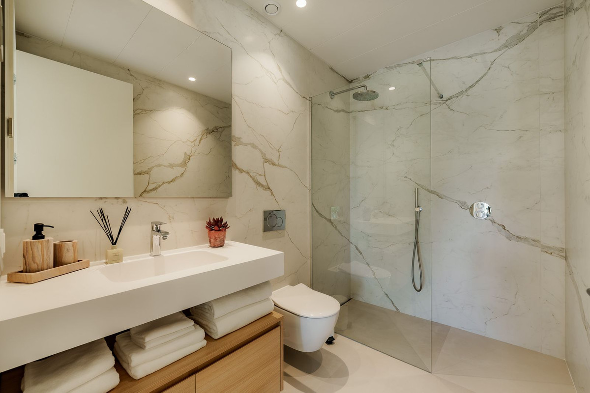 Appartement te koop in The Golden Mile | 4 slaapkamers H5058217