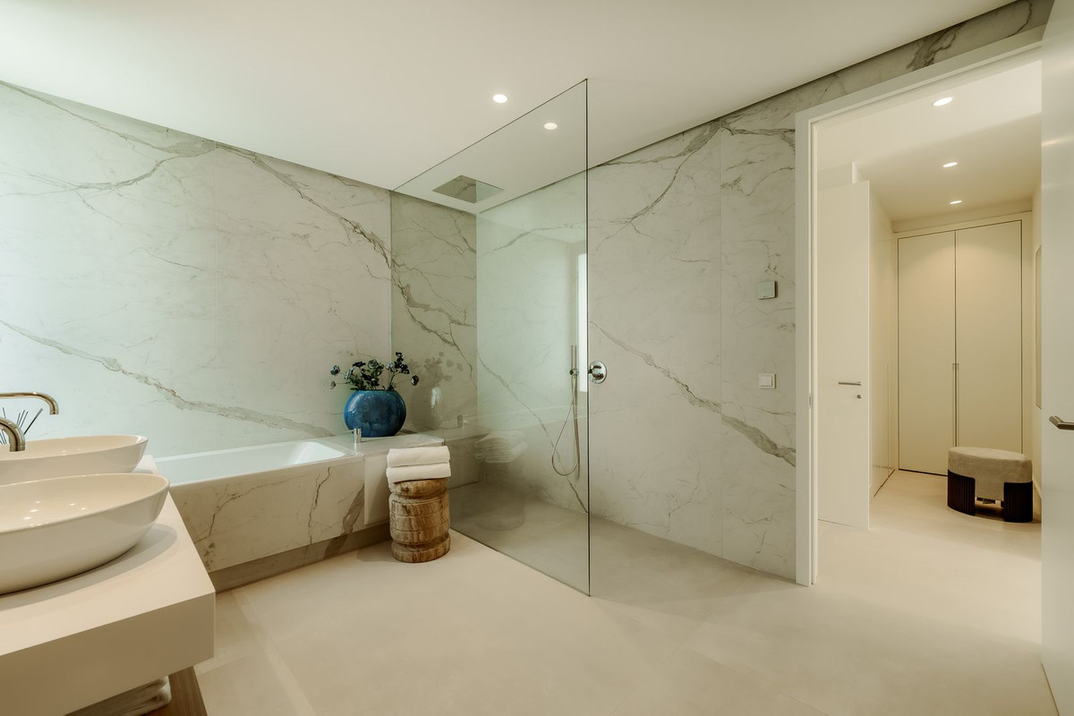 Appartement te koop in The Golden Mile | 4 slaapkamers H5058217