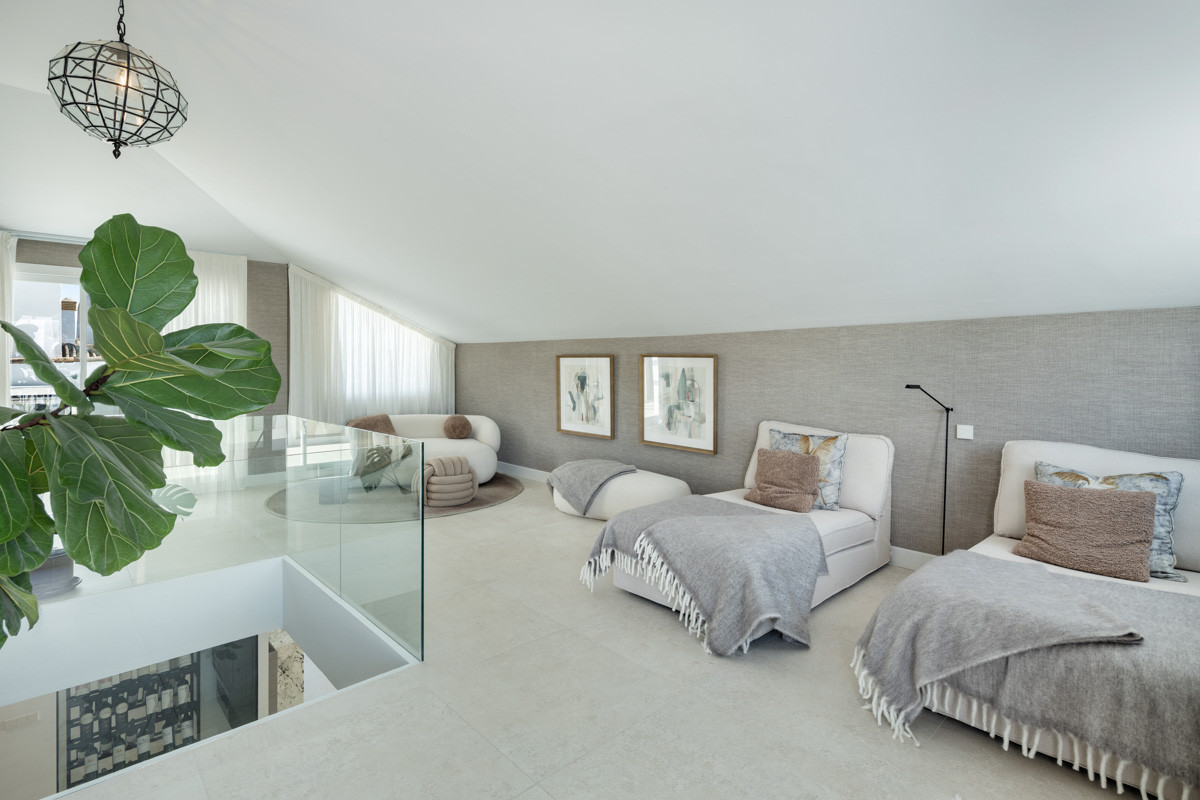 Appartement te koop in The Golden Mile | 5 slaapkamers H5068114