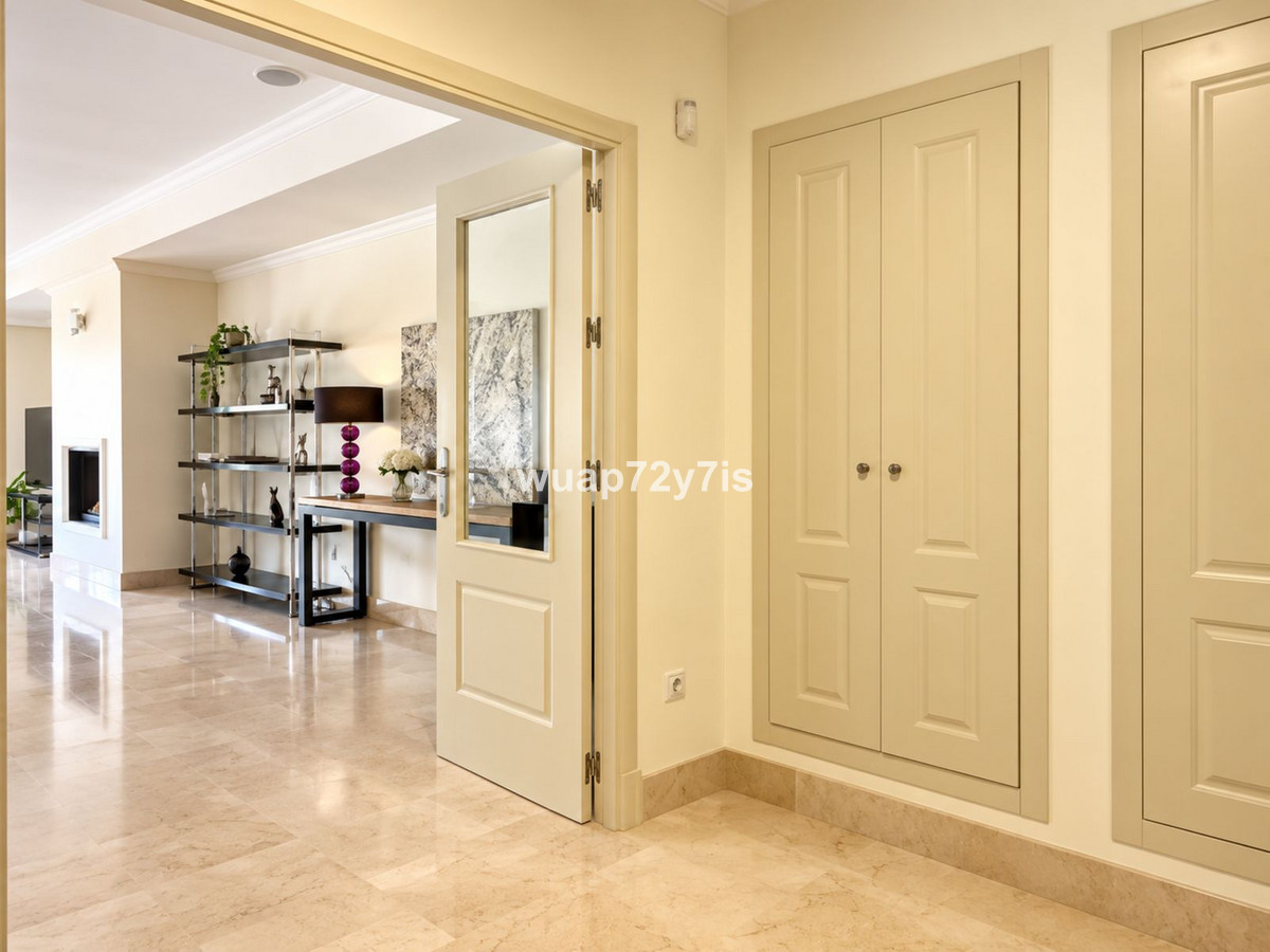 Appartement te koop in The Golden Mile | 2 slaapkamers H5076376