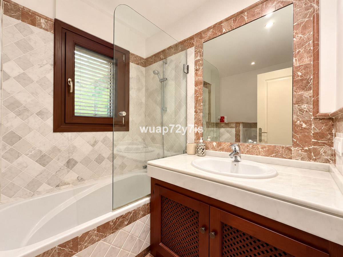 Appartement te koop in The Golden Mile | 2 slaapkamers H5076376