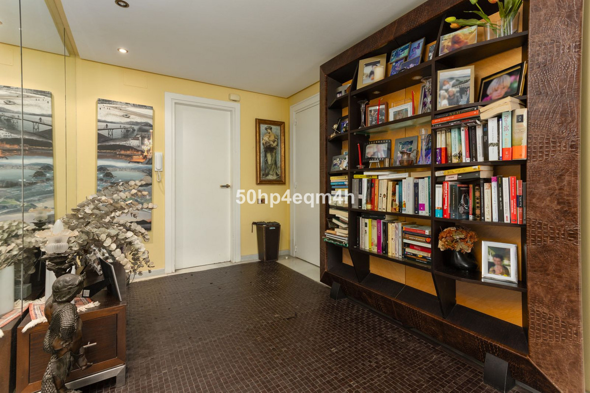 Appartement te koop in The Golden Mile | 3 slaapkamers H5078848