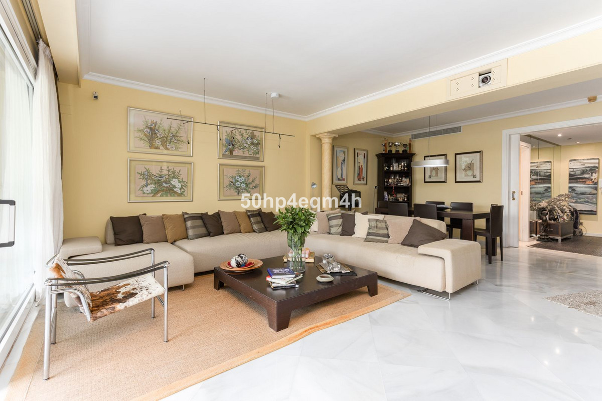 Appartement te koop in The Golden Mile | 3 slaapkamers H5078848
