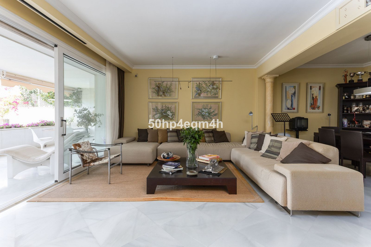 Appartement te koop in The Golden Mile | 3 slaapkamers H5078848