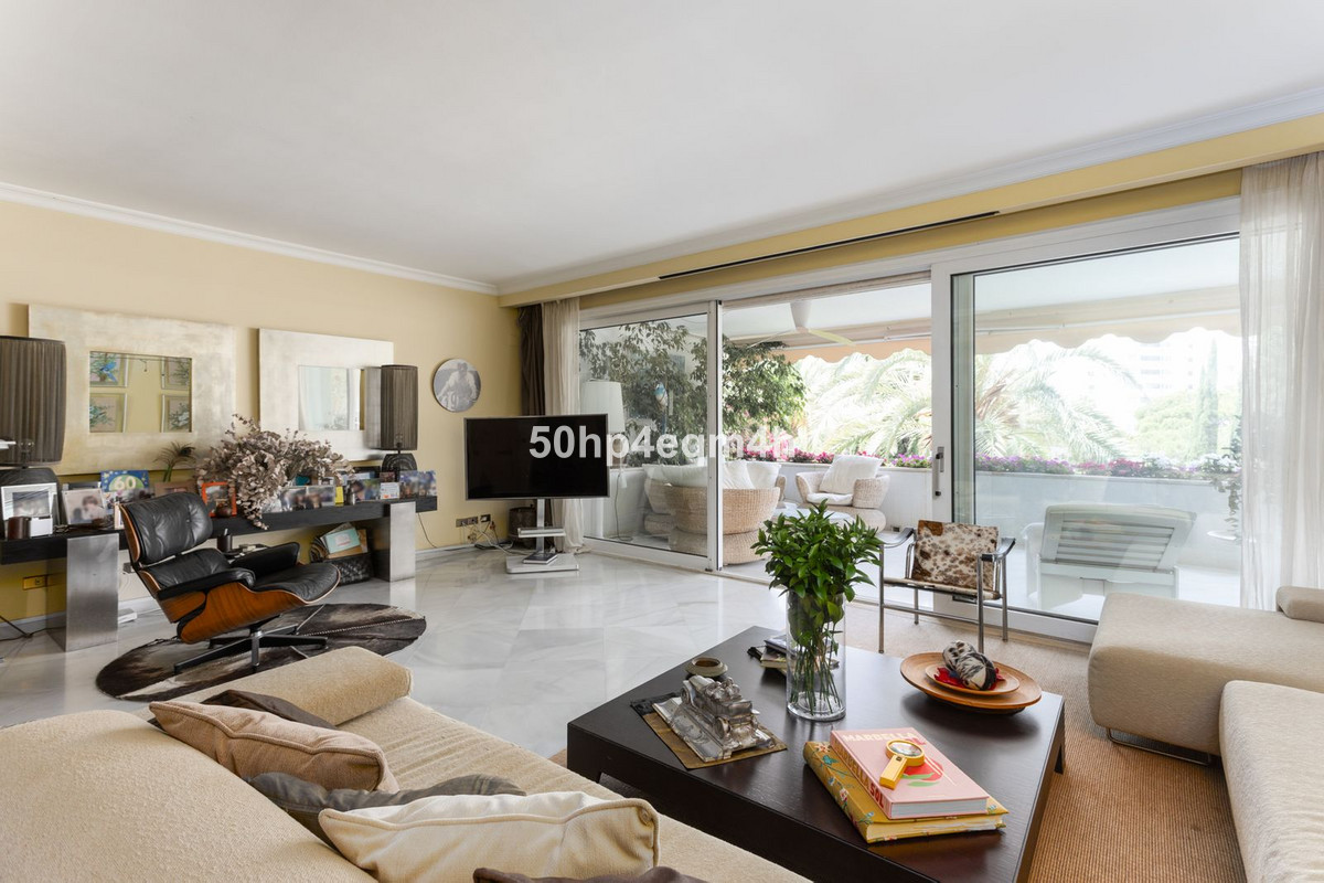 Appartement te koop in The Golden Mile | 3 slaapkamers H5078848