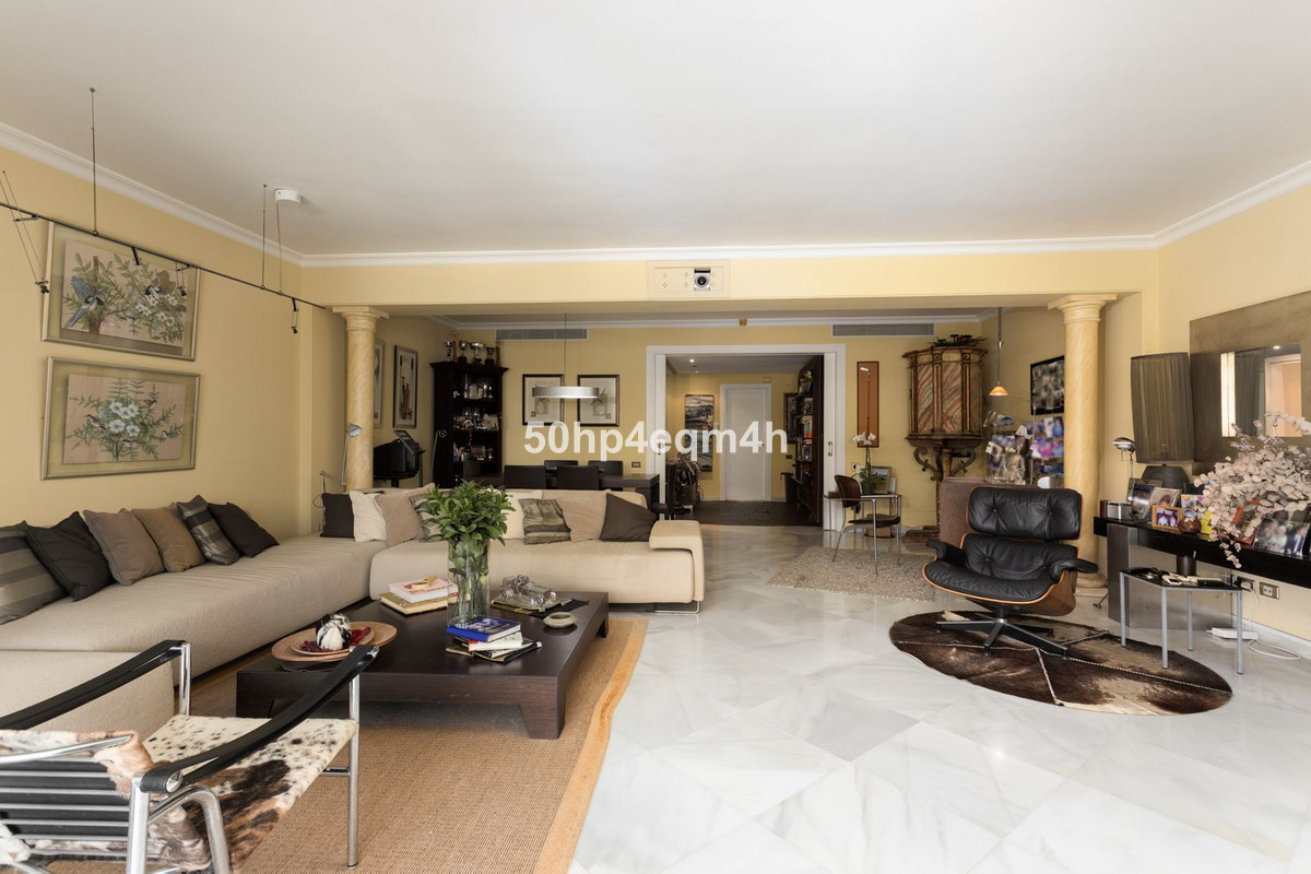Appartement te koop in The Golden Mile | 3 slaapkamers H5078848