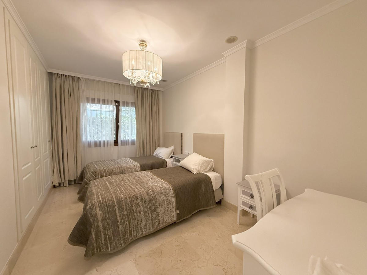 Appartement te koop in The Golden Mile | 3 slaapkamers H5080834