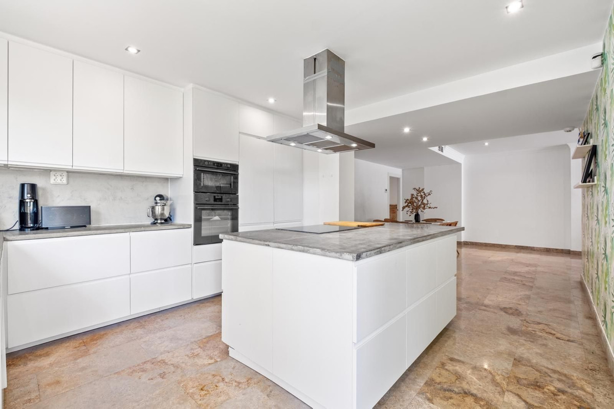 Appartement te koop in The Golden Mile | 3 slaapkamers H5104213