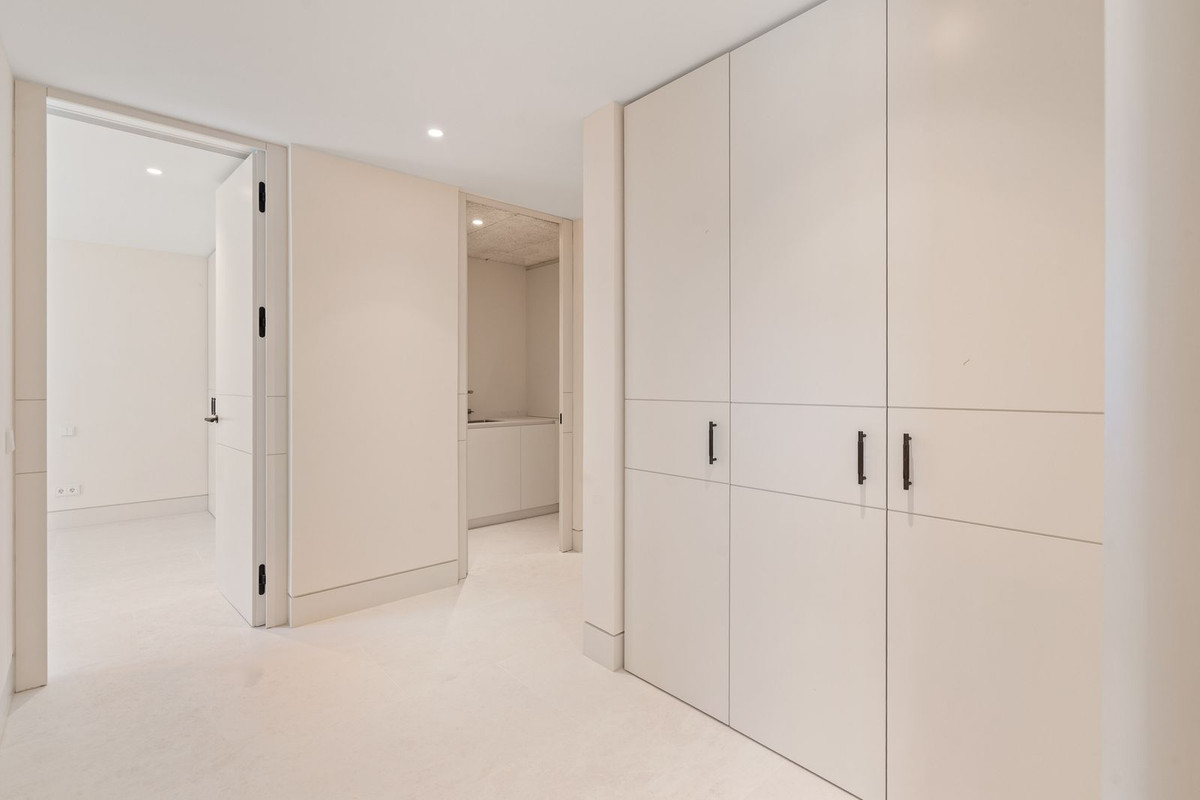 Appartement te koop in The Golden Mile | 4 slaapkamers H5110822