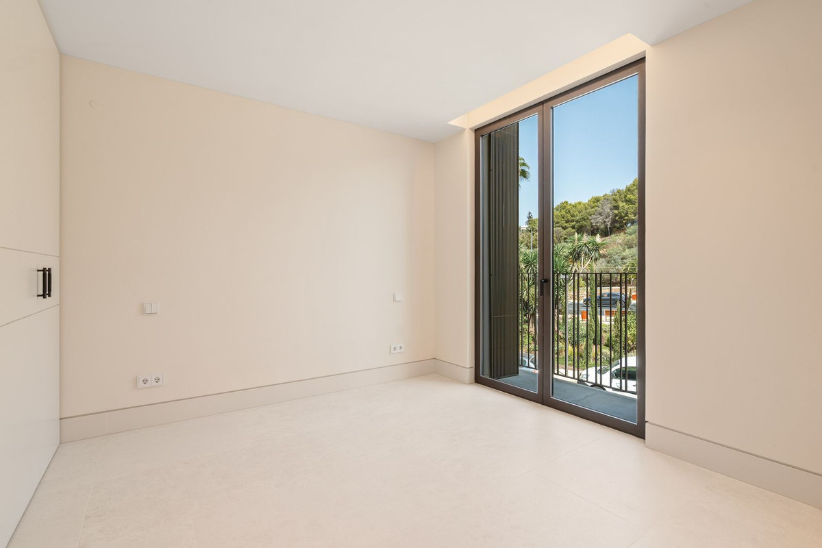 Appartement te koop in The Golden Mile | 4 slaapkamers H5110822