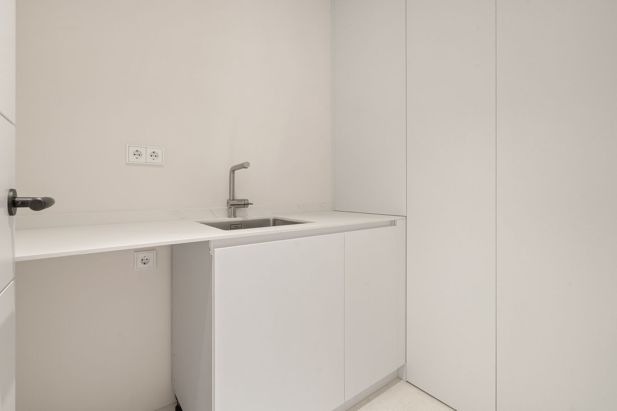 Appartement te koop in The Golden Mile | 4 slaapkamers H5110822