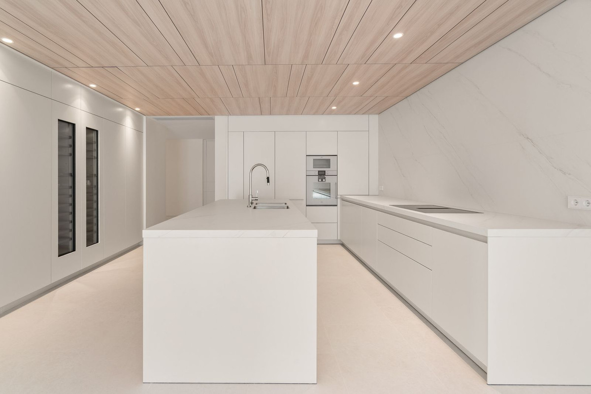 Appartement te koop in The Golden Mile | 4 slaapkamers H5110822