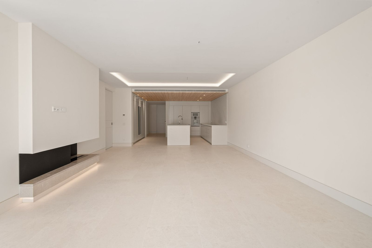 Appartement te koop in The Golden Mile | 4 slaapkamers H5110822