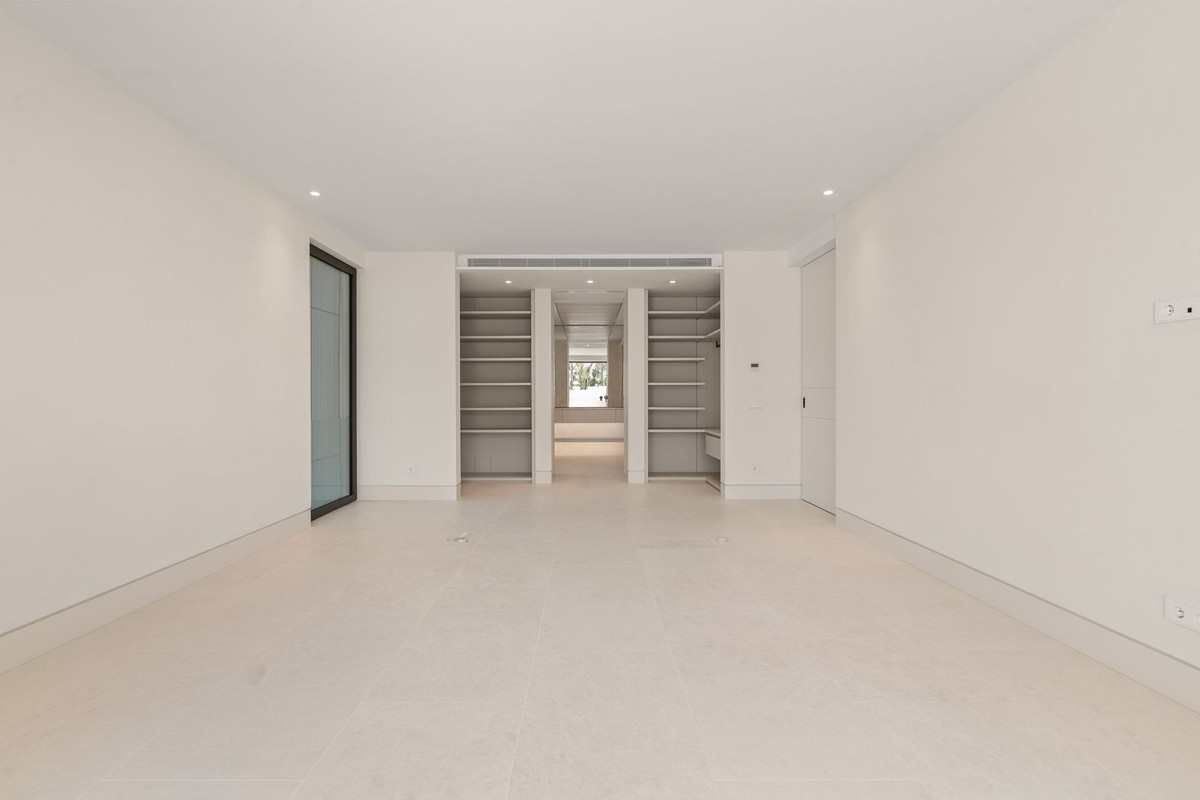 Appartement te koop in The Golden Mile | 4 slaapkamers H5110822