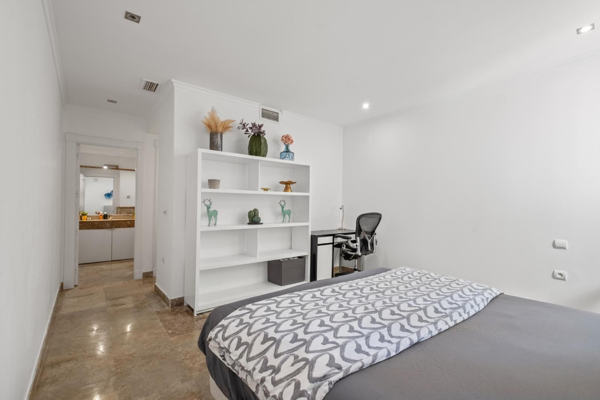 Appartement te koop in The Golden Mile | 3 slaapkamers H5119132