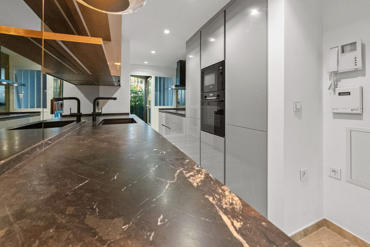 Appartement te koop in The Golden Mile | 3 slaapkamers H5124316