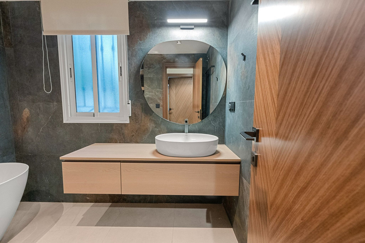 Appartement te koop in The Golden Mile | 3 slaapkamers H5124316