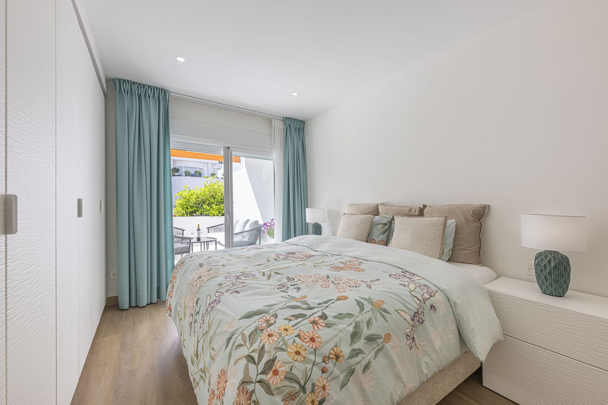 Appartement te koop in The Golden Mile | 1 slaapkamers H5127265