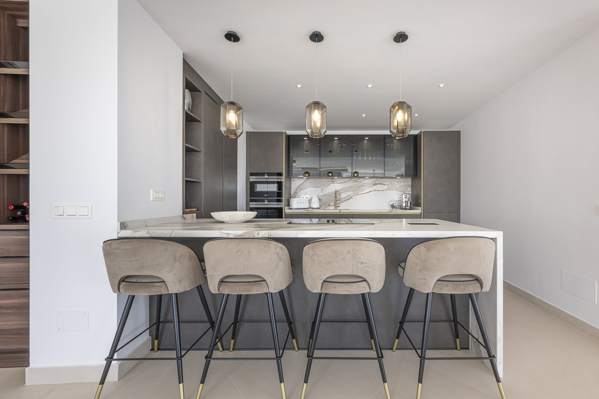 Apartment for sale in The Golden Mile | 3 bedrooms H5129248