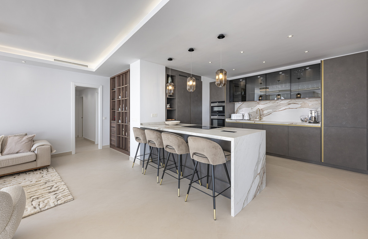 Apartment for sale in The Golden Mile | 3 bedrooms H5129248