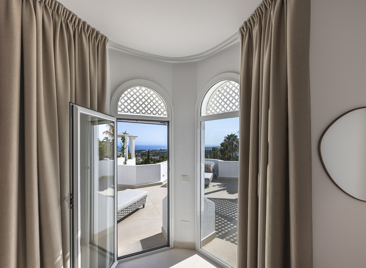 Apartment for sale in The Golden Mile | 3 bedrooms H5129248