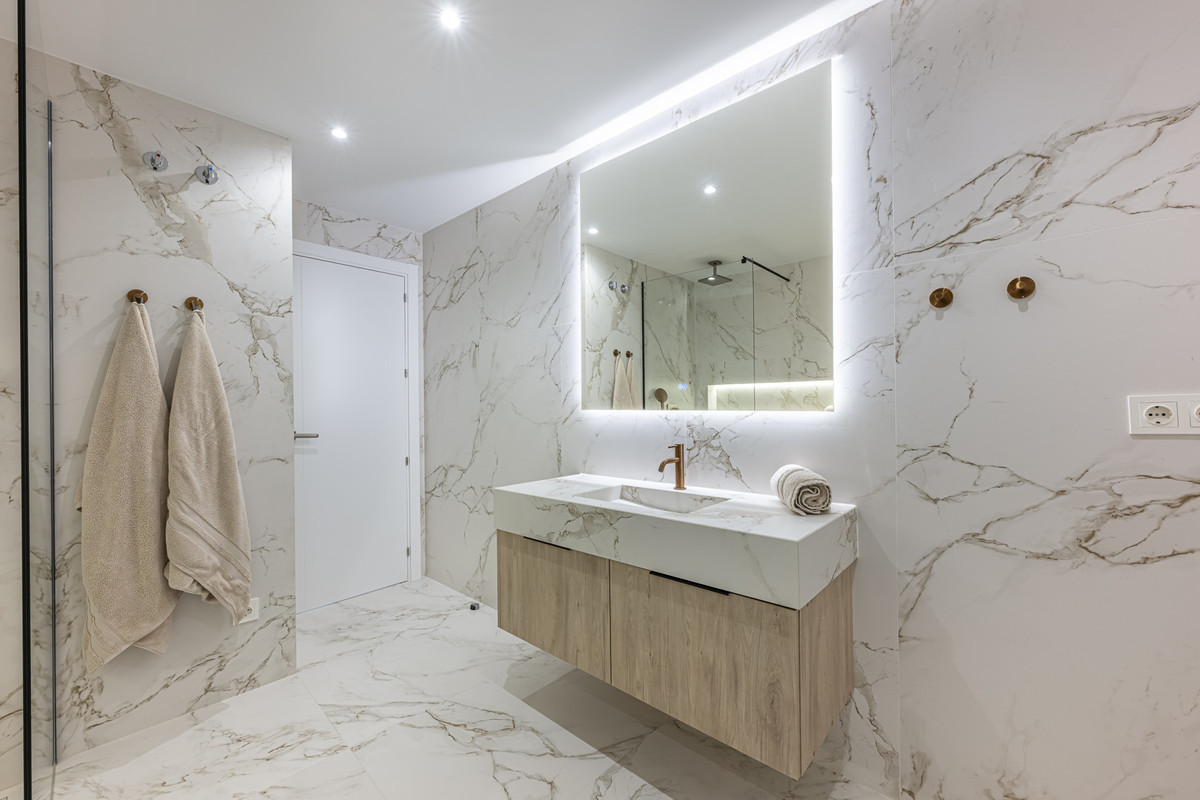 Apartment for sale in The Golden Mile | 3 bedrooms H5129248