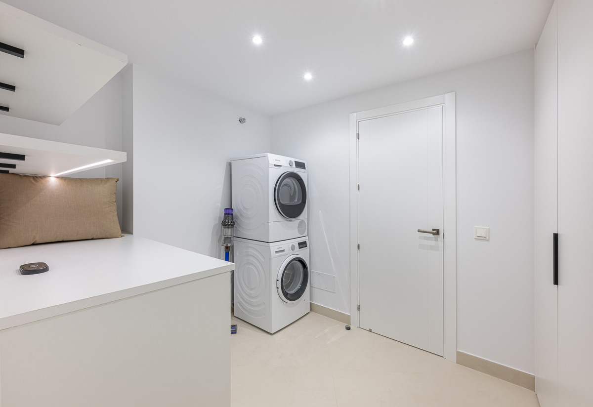 Apartment for sale in The Golden Mile | 3 bedrooms H5129248