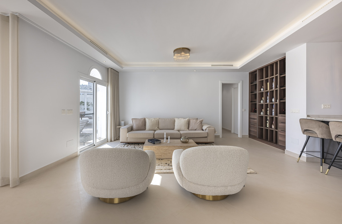 Apartment for sale in The Golden Mile | 3 bedrooms H5129248