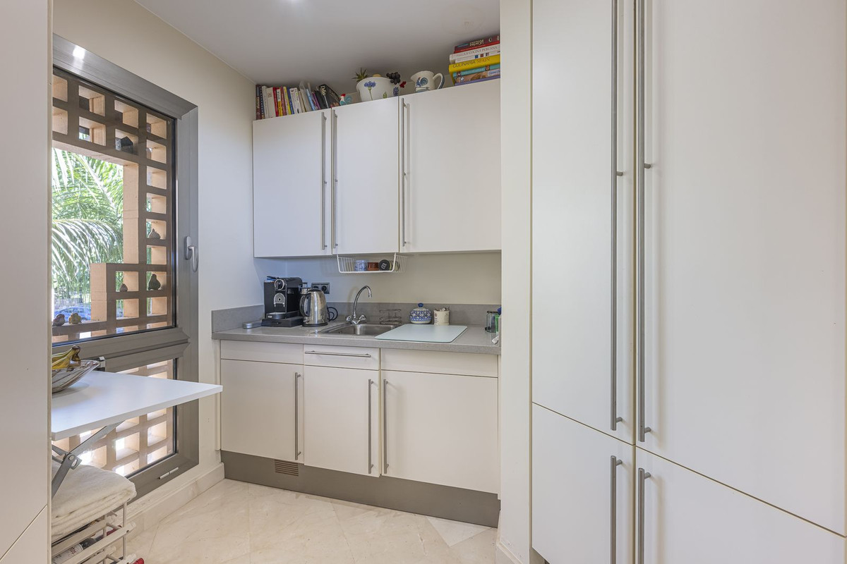Penthouse for sale in The Golden Mile | 3 bedrooms H5131510