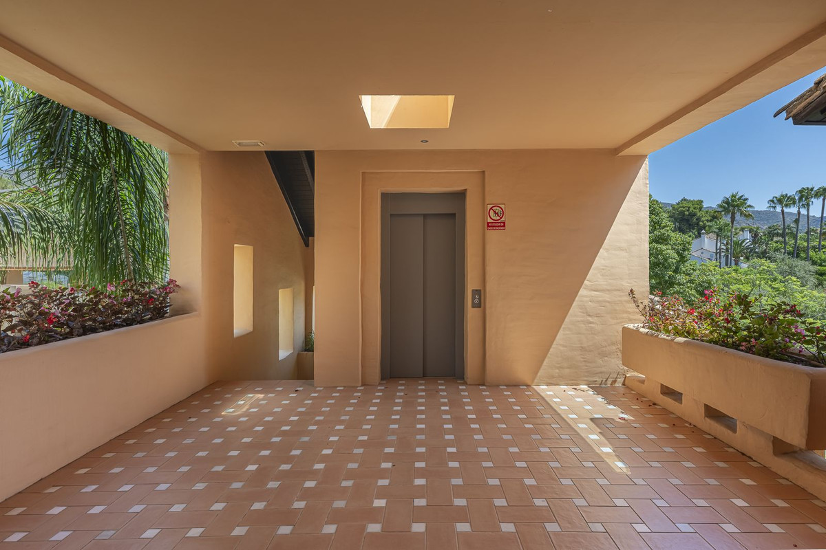 Penthouse for sale in The Golden Mile | 3 bedrooms H5131510